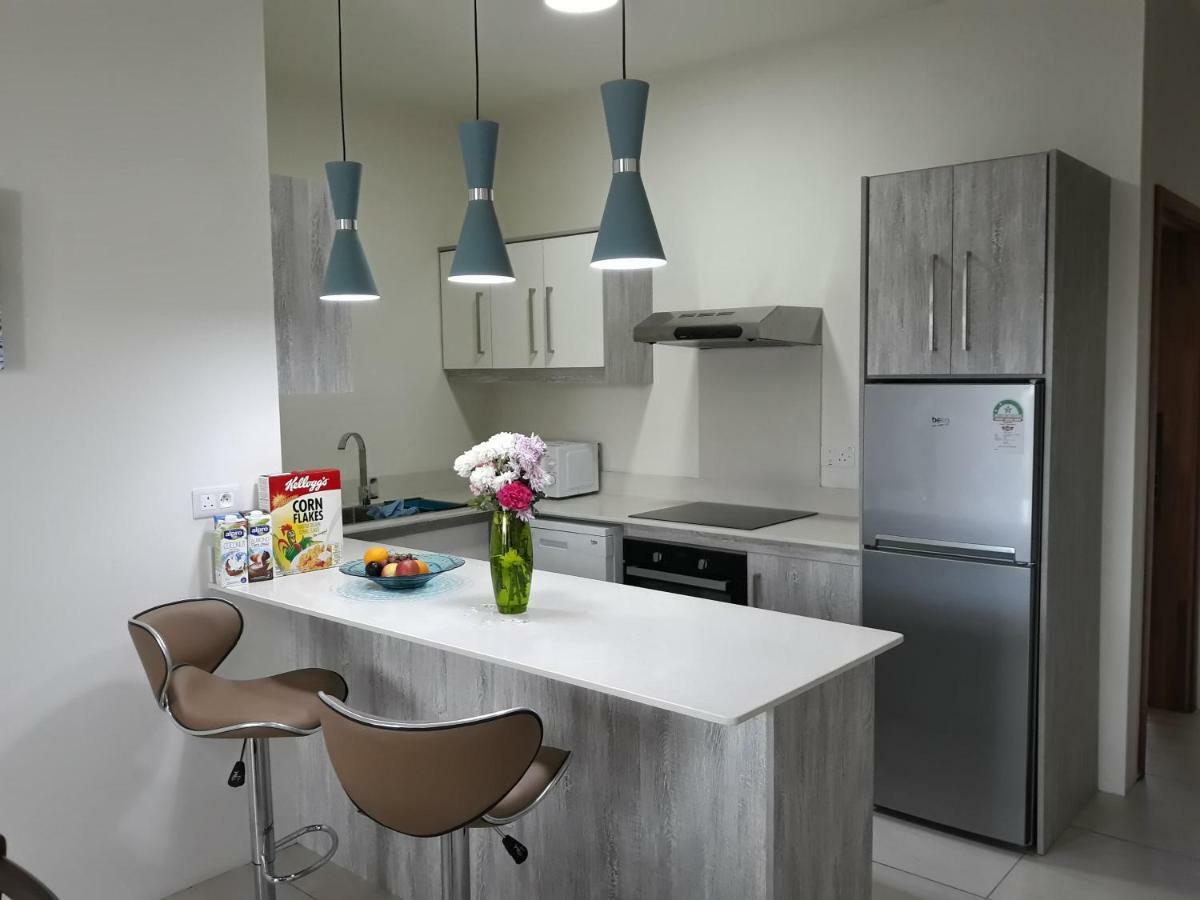 2 Bedroom Flat 15 Mins Walk From Flic En Flac Beach Eksteriør billede