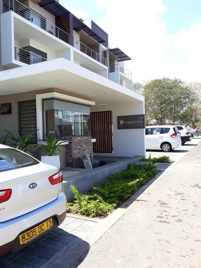 2 Bedroom Flat 15 Mins Walk From Flic En Flac Beach Eksteriør billede